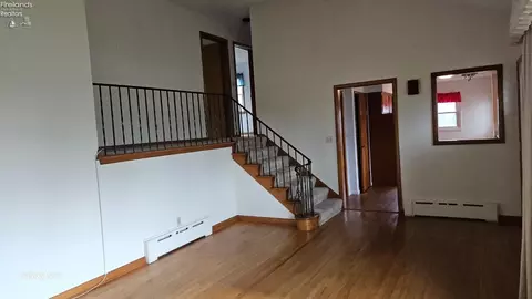 Living - 1313 E 4th St, Marblehead, OH 43440 photo 3 of 4