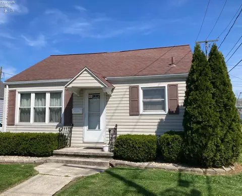 1115 Arlington St, Fremont, OH 43420