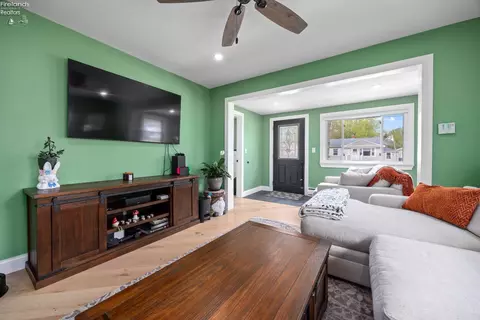 540 Wilbor Ave, Huron, OH 44839 photo 5