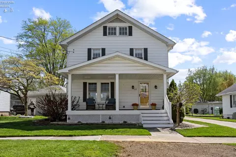 619 West St, Amherst, OH 44001