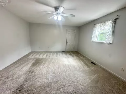 Bedroom - 1107 E Bogart Rd, Sandusky, OH 44870 photo 3 of 9