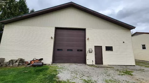 Exterior - 1107 E Bogart Rd, Sandusky, OH 44870 photo 2 of 12