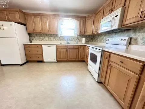 Kitchen - 1107 E Bogart Rd, Sandusky, OH 44870 photo 3 of 3