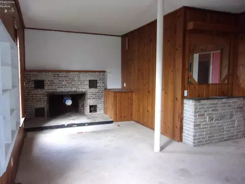 109 S Davis St, Forest, OH 45843 photo 4