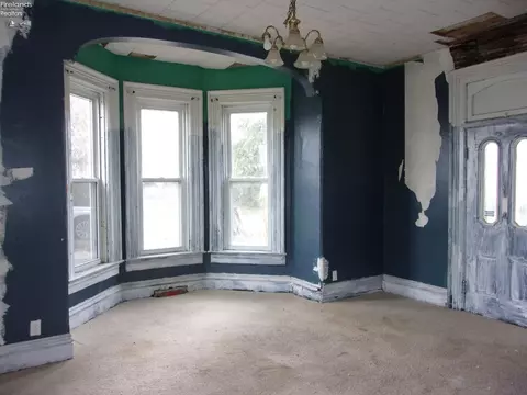 109 S Davis St, Forest, OH 45843 photo 2