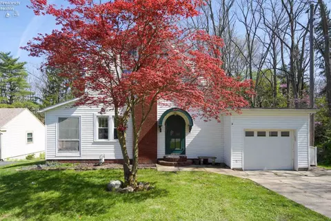 1807 Buckland Ave, Fremont, OH 43420