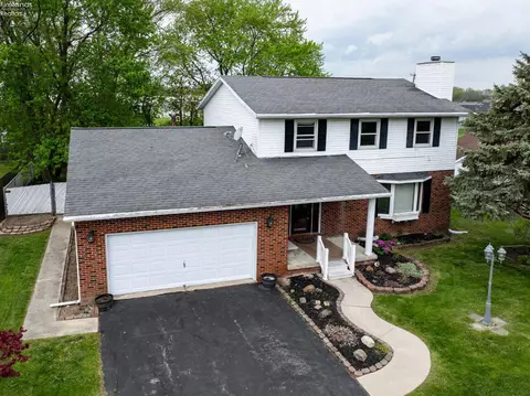150 St Paul Dr, Fremont, OH 43420