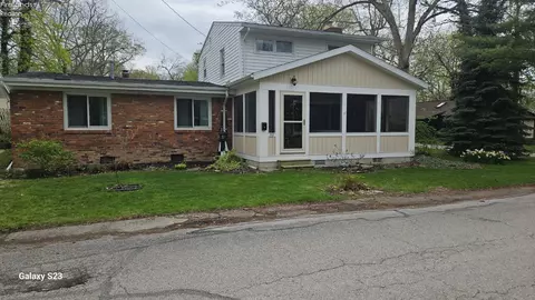 310 E 5th St, Lakeside, OH 43440