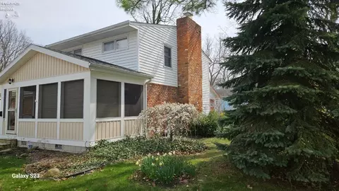 310 E 5th St, Lakeside, OH 43440 photo 2