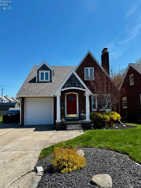 5106 Ottawa River Rd, Toledo, OH 43611