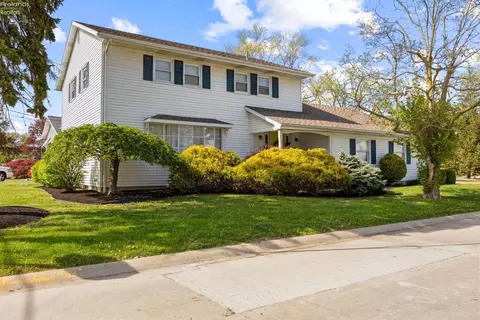 217 First St, Huron, OH 44839