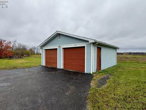 Exterior - 7445 W County Road 10, New Riegel, OH 44853 photo 3 of 4