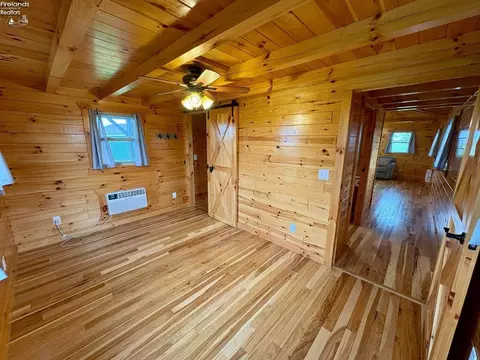 Bedroom - 7445 W County Road 10, New Riegel, OH 44853 photo 2 of 2