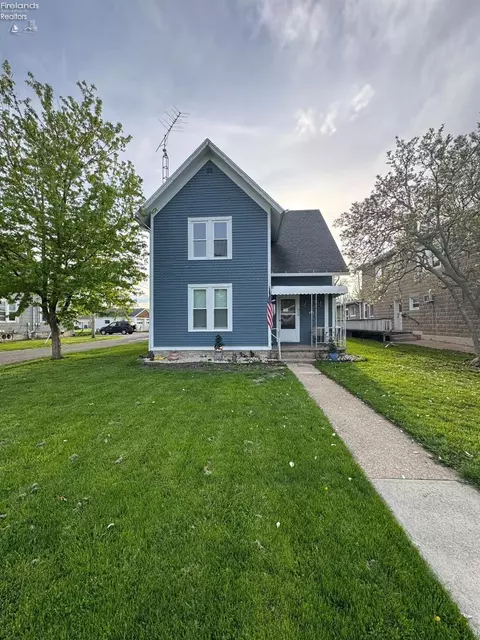 514 Madison St, Port Clinton, OH 43452