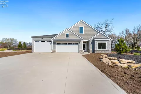 259 N Lighthouse Oval, Marblehead, OH 43440