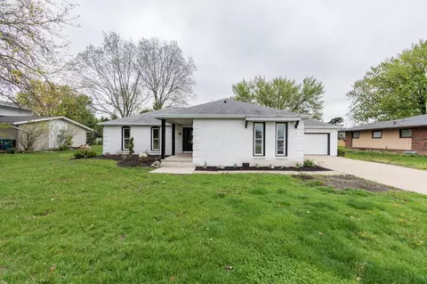 412 E 10th St, Port Clinton, OH 43452