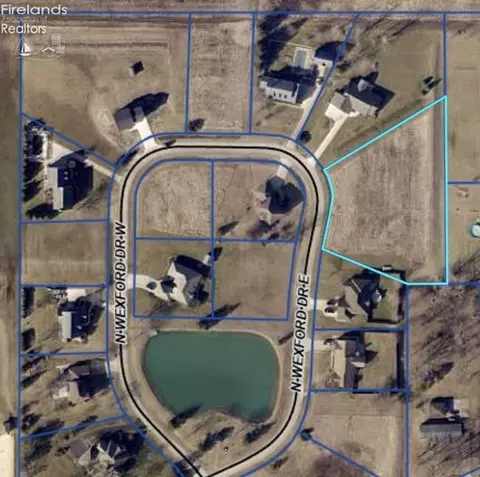 141 N Wexford Dr, Oak Harbor, OH 43449