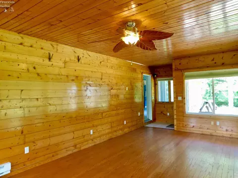 Living - 10208 River Rd, Huron, OH 44839 photo 5 of 6