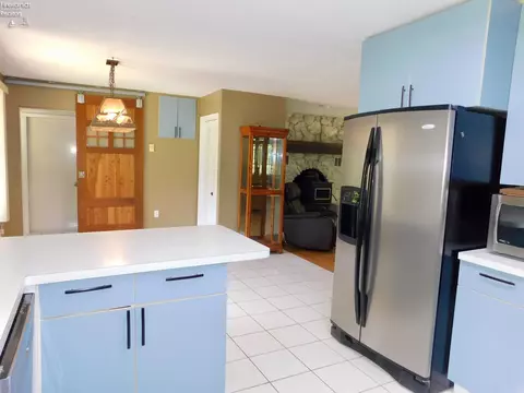 Kitchen - 10208 River Rd, Huron, OH 44839 photo 3 of 4