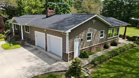 Exterior - 10208 River Rd, Huron, OH 44839 photo 2 of 19