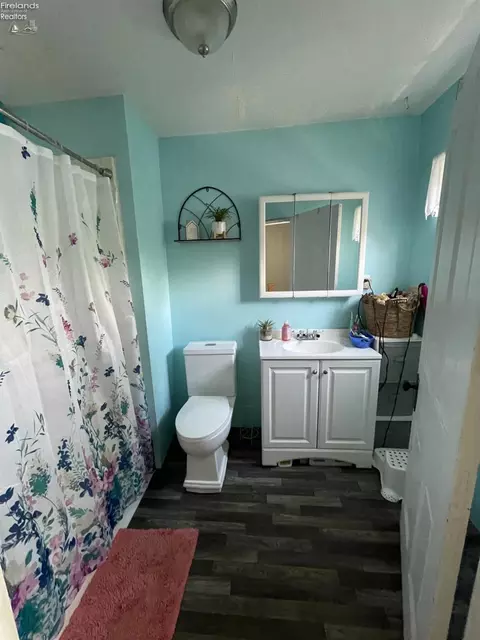 Bath - 34 Fulton St, Monroeville, OH 44847 photo 1 of 2