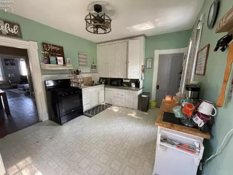 Kitchen - 34 Fulton St, Monroeville, OH 44847 photo 2 of 2
