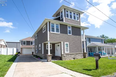 5475 E Mabel Dr, Port Clinton, OH 43452