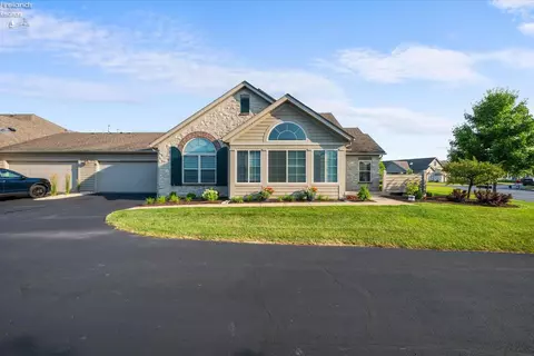 2780 Canterbury Cir #A, Port Clinton, OH 43452
