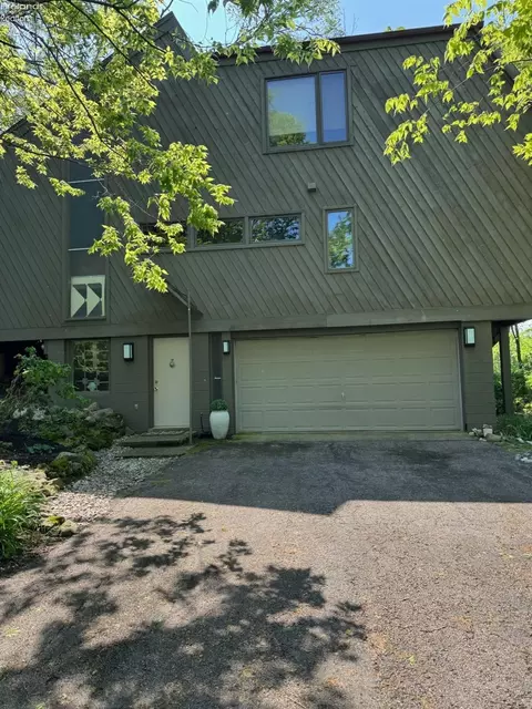 4390 E Terrace Cir, Port Clinton, OH 43452