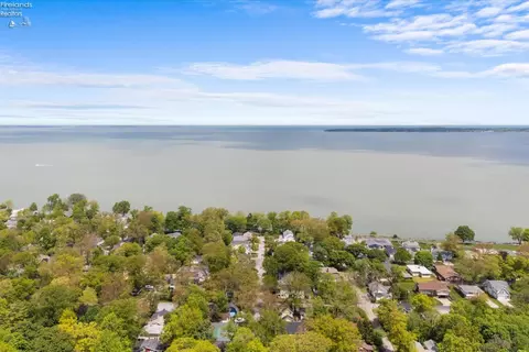 View/Area - 910 E 3rd St, Lakeside, OH 43440 photo 5 of 7