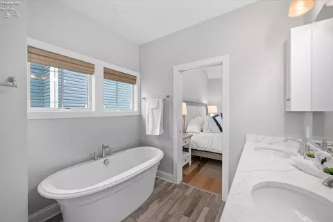 Bath - 910 E 3rd St, Lakeside, OH 43440 photo 4 of 8