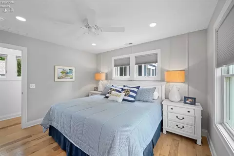 Bedroom - 910 E 3rd St, Lakeside, OH 43440 photo 4 of 6