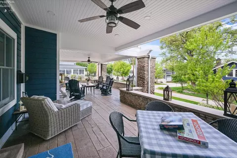 Exterior - 910 E 3rd St, Lakeside, OH 43440 photo 6 of 12