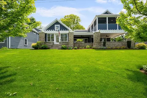 910 E 3rd St, Lakeside, OH 43440