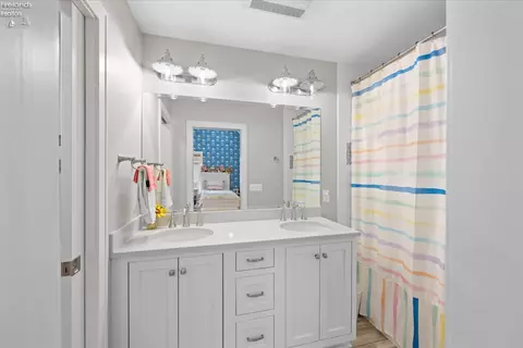 Bath - 910 E 3rd St, Lakeside, OH 43440 photo 5 of 8