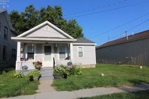414 Short St, Port Clinton, OH 43452