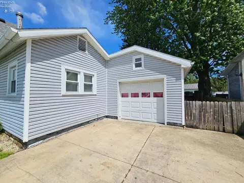 202 Duane St, Clyde, OH 43410 photo 5