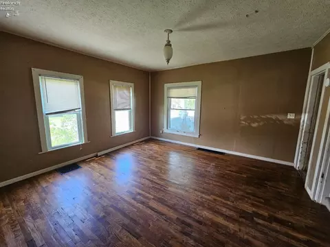 202 Duane St, Clyde, OH 43410 photo 8