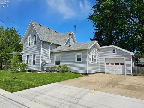 202 Duane St, Clyde, OH 43410 photo 4