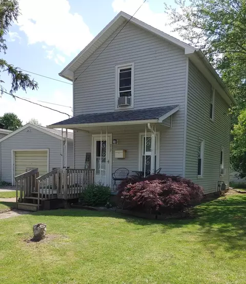 217 N Mulberry St, Clyde, OH 43410