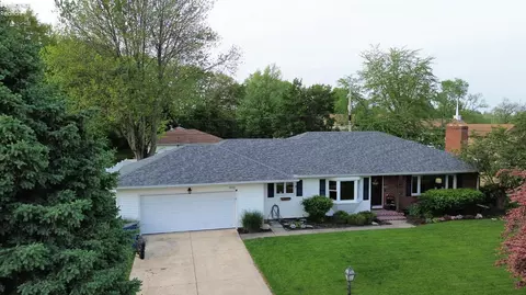 1432 River Dr, Fremont, OH 43420