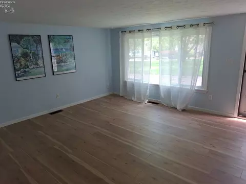 Living - 119 Michigan Ave, Huron, OH 44839 photo 1 of 1