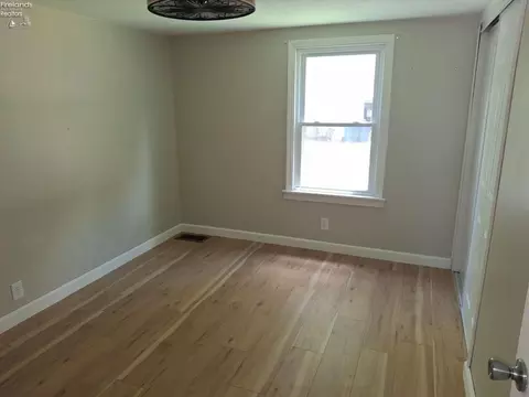 Bedroom - 119 Michigan Ave, Huron, OH 44839 photo 3 of 3