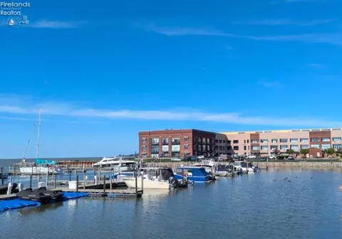 401 W Shoreline Dr #124, Sandusky, OH 44870