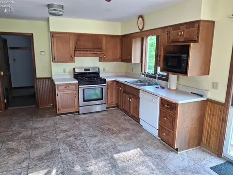 Kitchen - 279 Monroe St, Monroeville, OH 44847 photo 3 of 3