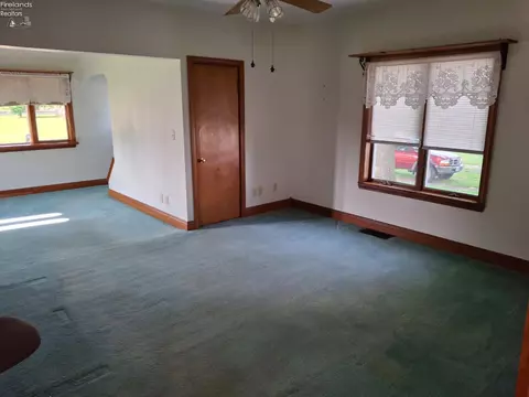 Living - 279 Monroe St, Monroeville, OH 44847 photo 1 of 2