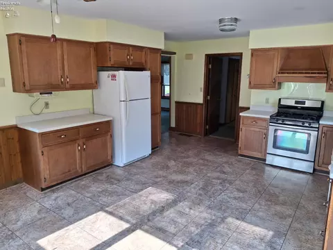 Kitchen - 279 Monroe St, Monroeville, OH 44847 photo 2 of 3