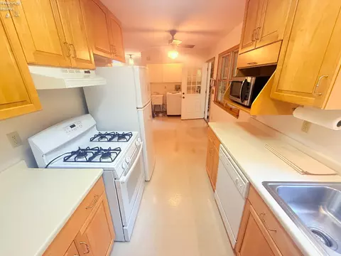 Kitchen - 9343 E Bayshore Rd, Marblehead, OH 43440 photo 1 of 1