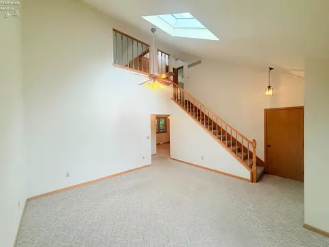 Living - 9343 E Bayshore Rd, Marblehead, OH 43440 photo 1 of 5