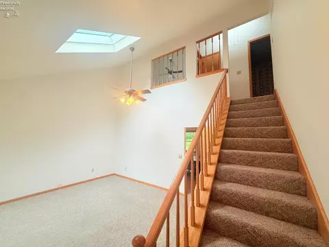 Living - 9343 E Bayshore Rd, Marblehead, OH 43440 photo 2 of 5